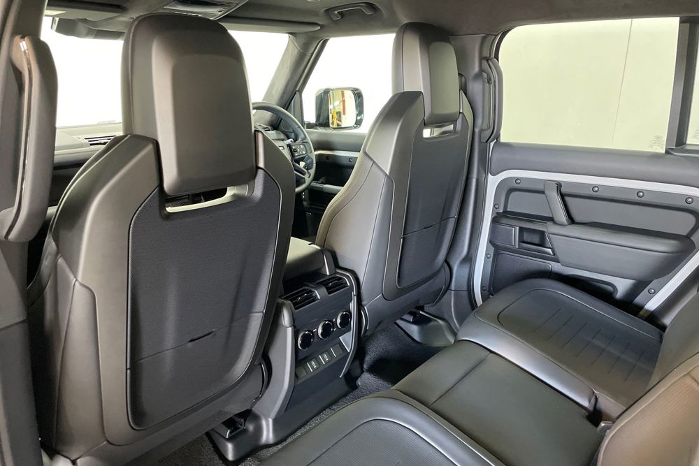 LAND ROVER DEFENDER