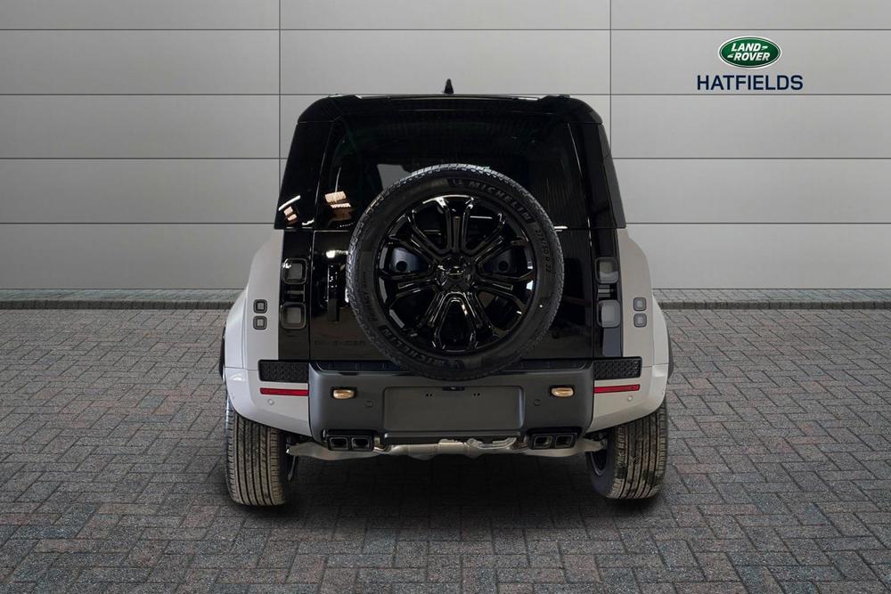 LAND ROVER DEFENDER