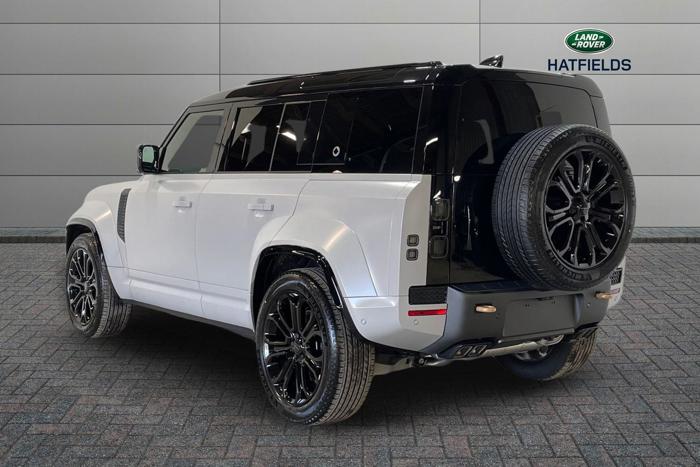 LAND ROVER DEFENDER 110 4.4 P635 AWD OCTA