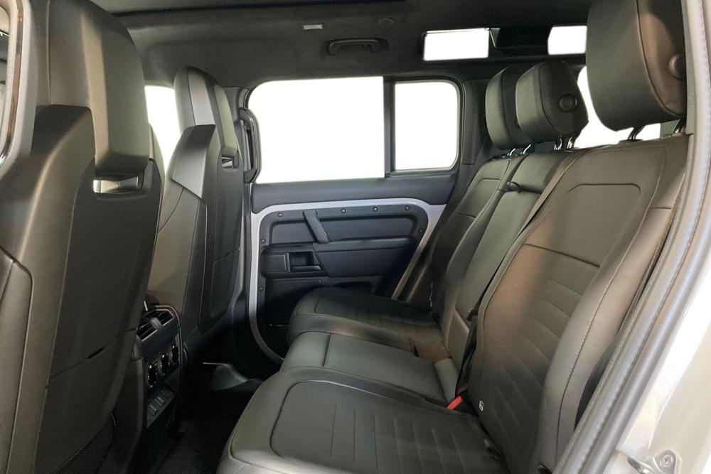LAND ROVER DEFENDER