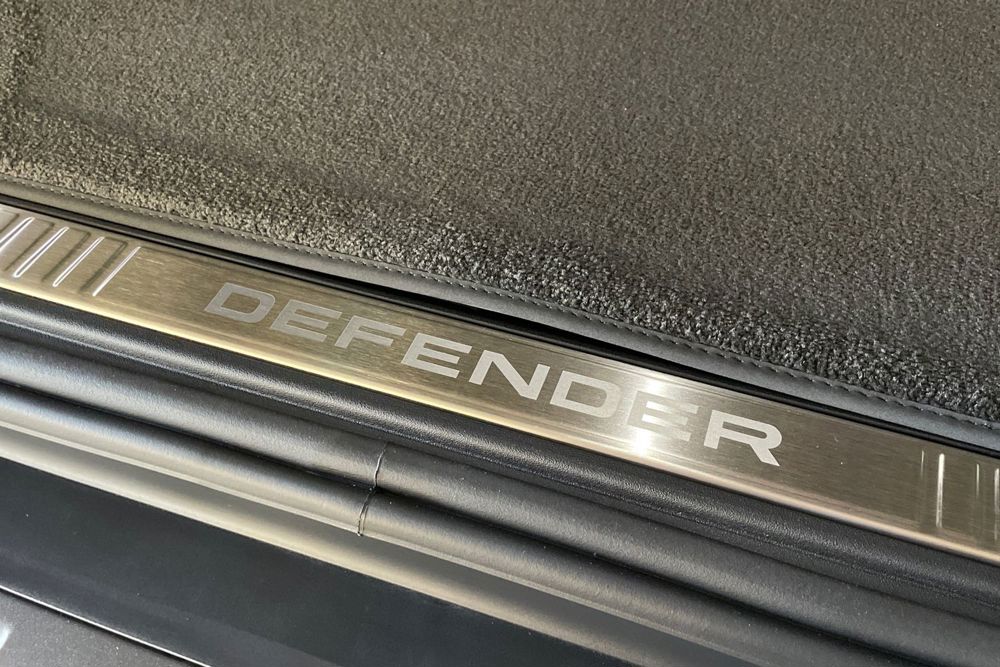 LAND ROVER DEFENDER