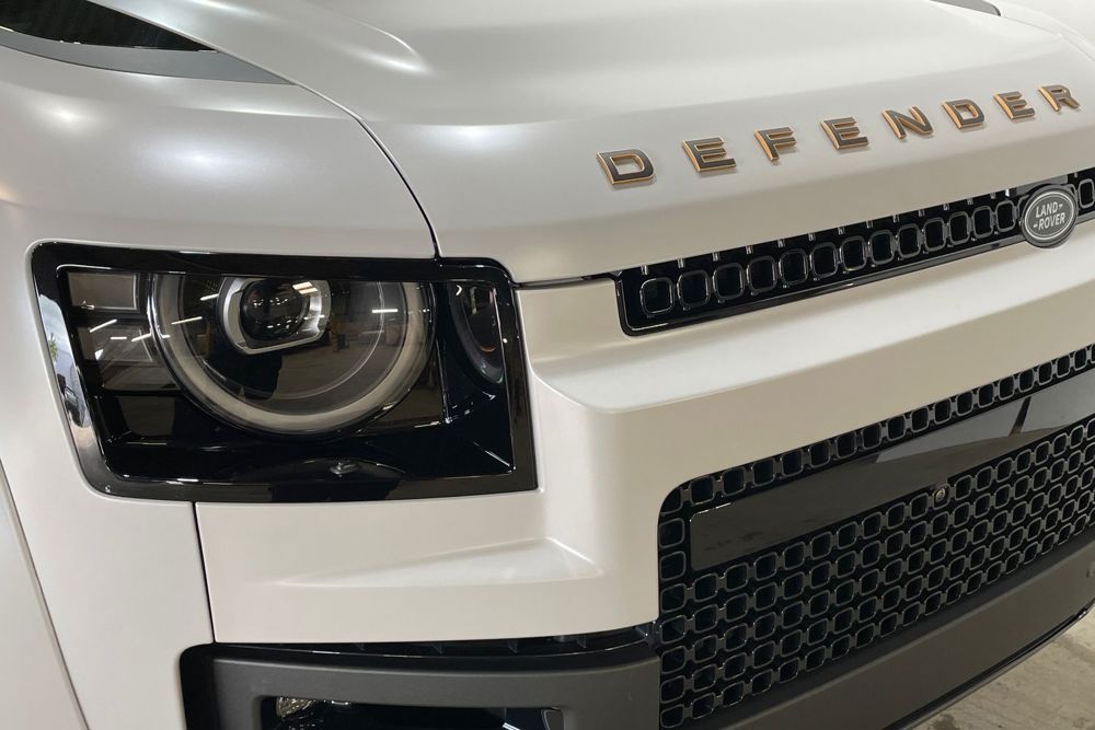 LAND ROVER DEFENDER