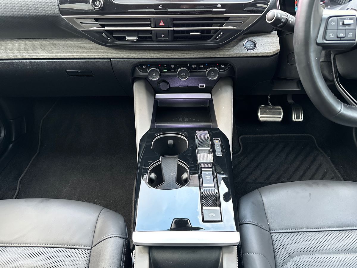 PLUG-IN HYBRID 225 E-EAT8