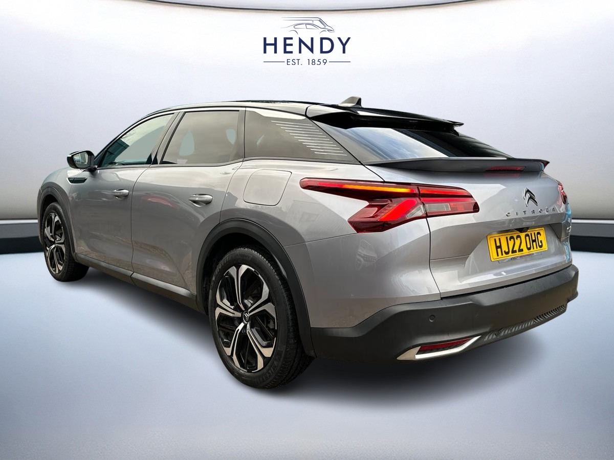 PLUG-IN HYBRID 225 E-EAT8