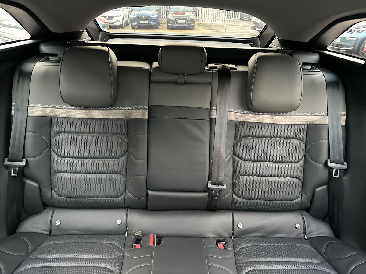 PLUG-IN HYBRID 225 E-EAT8