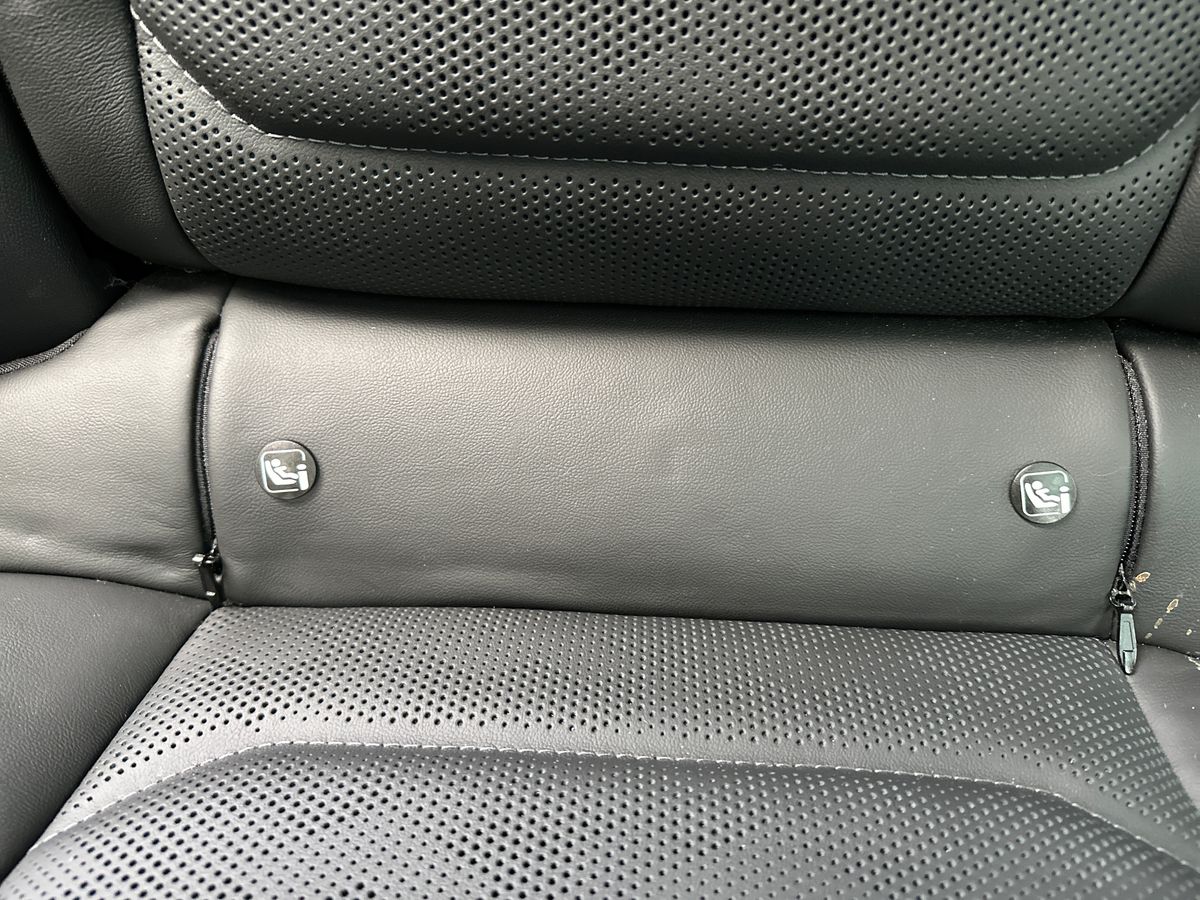 PLUG-IN HYBRID 225 E-EAT8