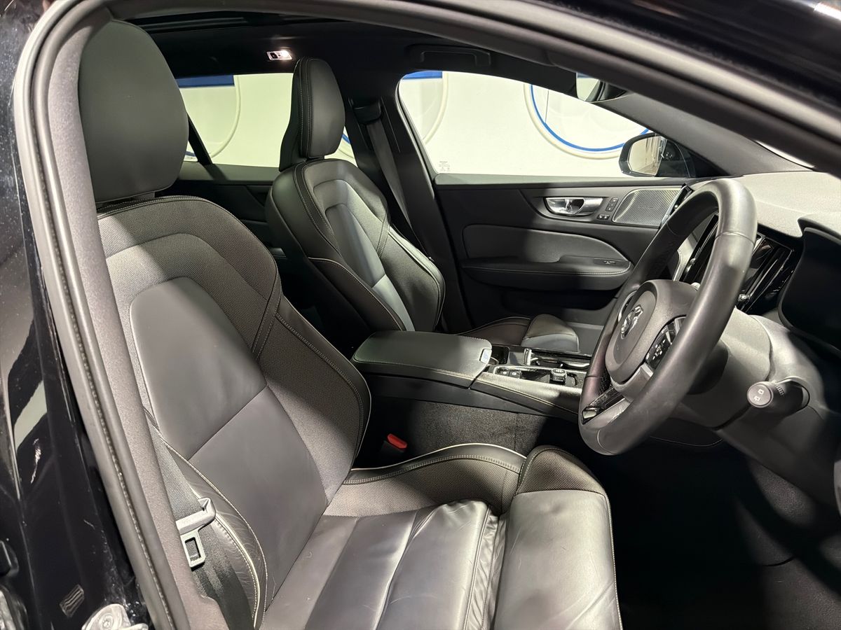 T6 350 RECHARGE PHEV AWD