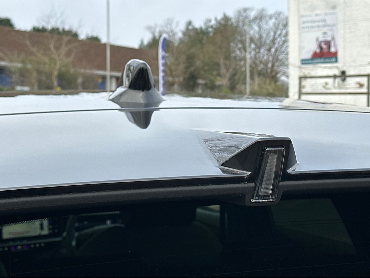 HYBRID 145 E-DCT6 FIXED ROOF