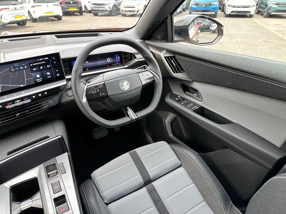 HYBRID 145 E-DCT6 FIXED ROOF