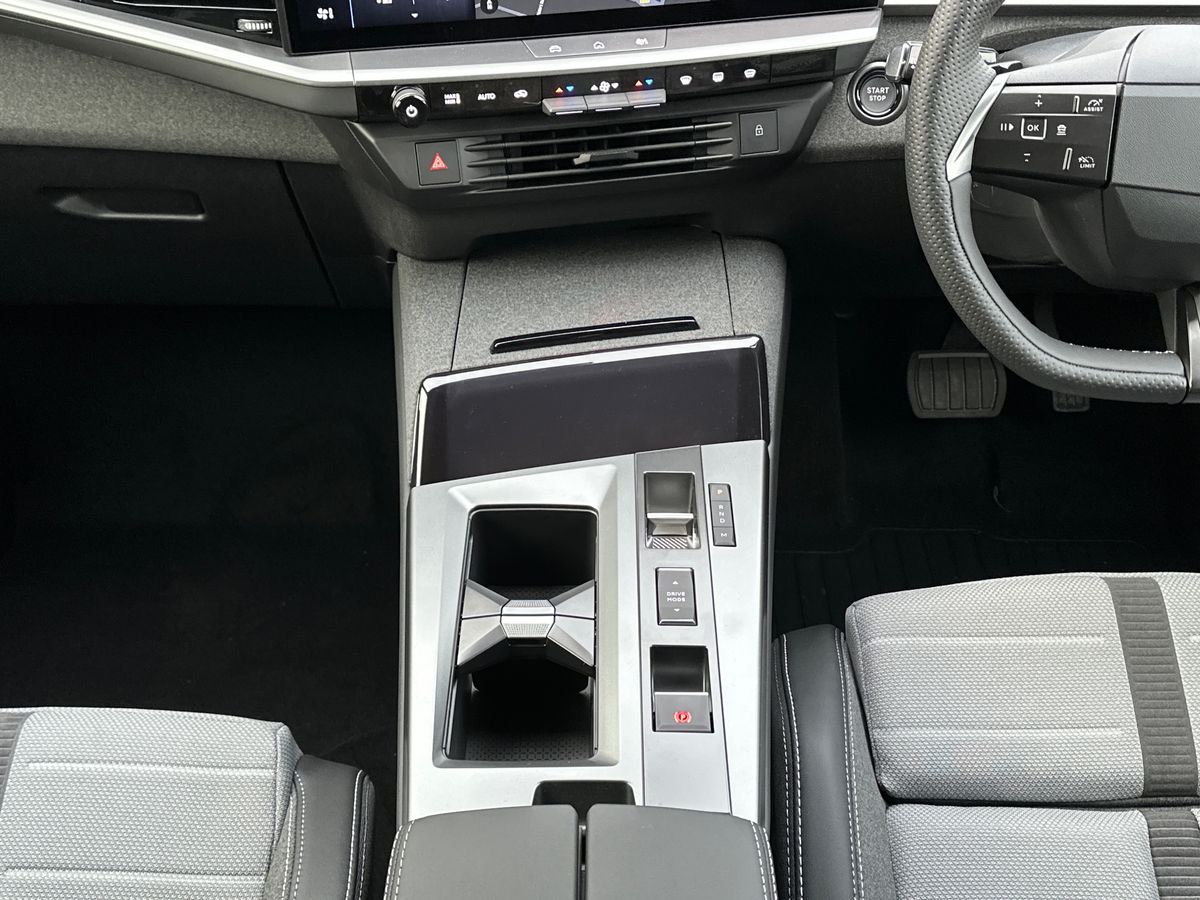 HYBRID 145 E-DCT6 FIXED ROOF