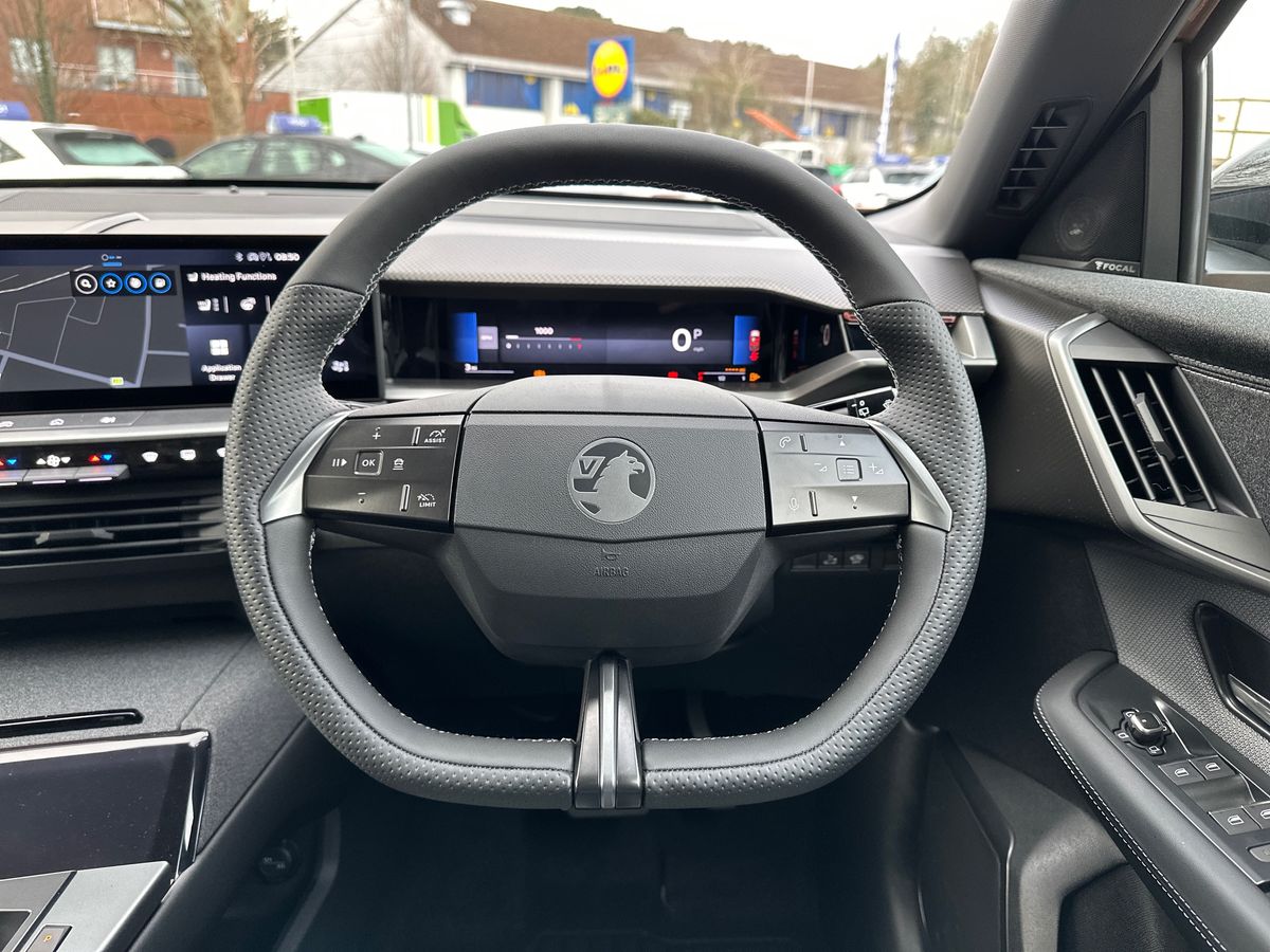 HYBRID 145 E-DCT6 FIXED ROOF