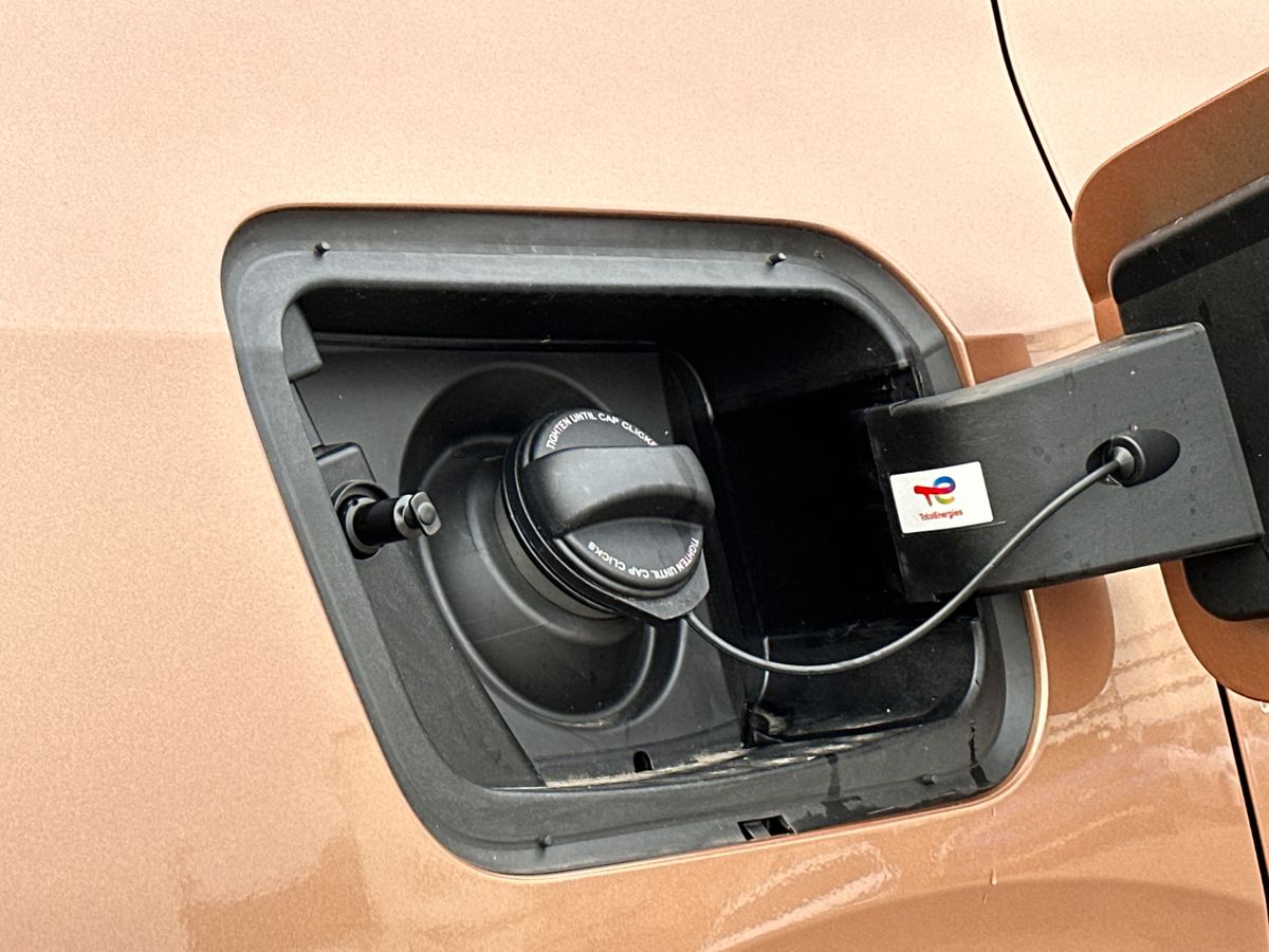 HYBRID 145 E-DCT6 FIXED ROOF