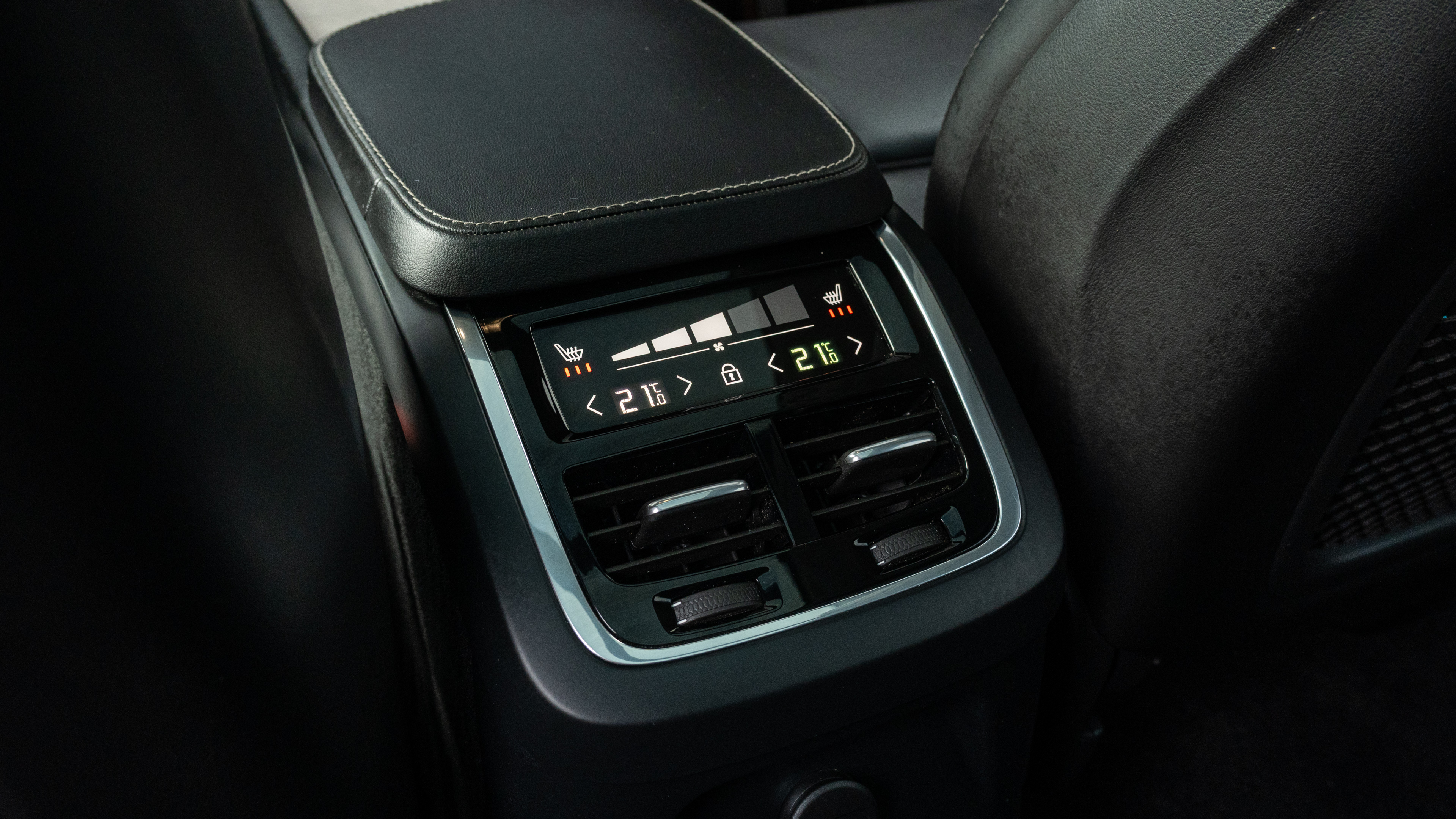 T8 455 RC PHEV DARK AWD GTRON