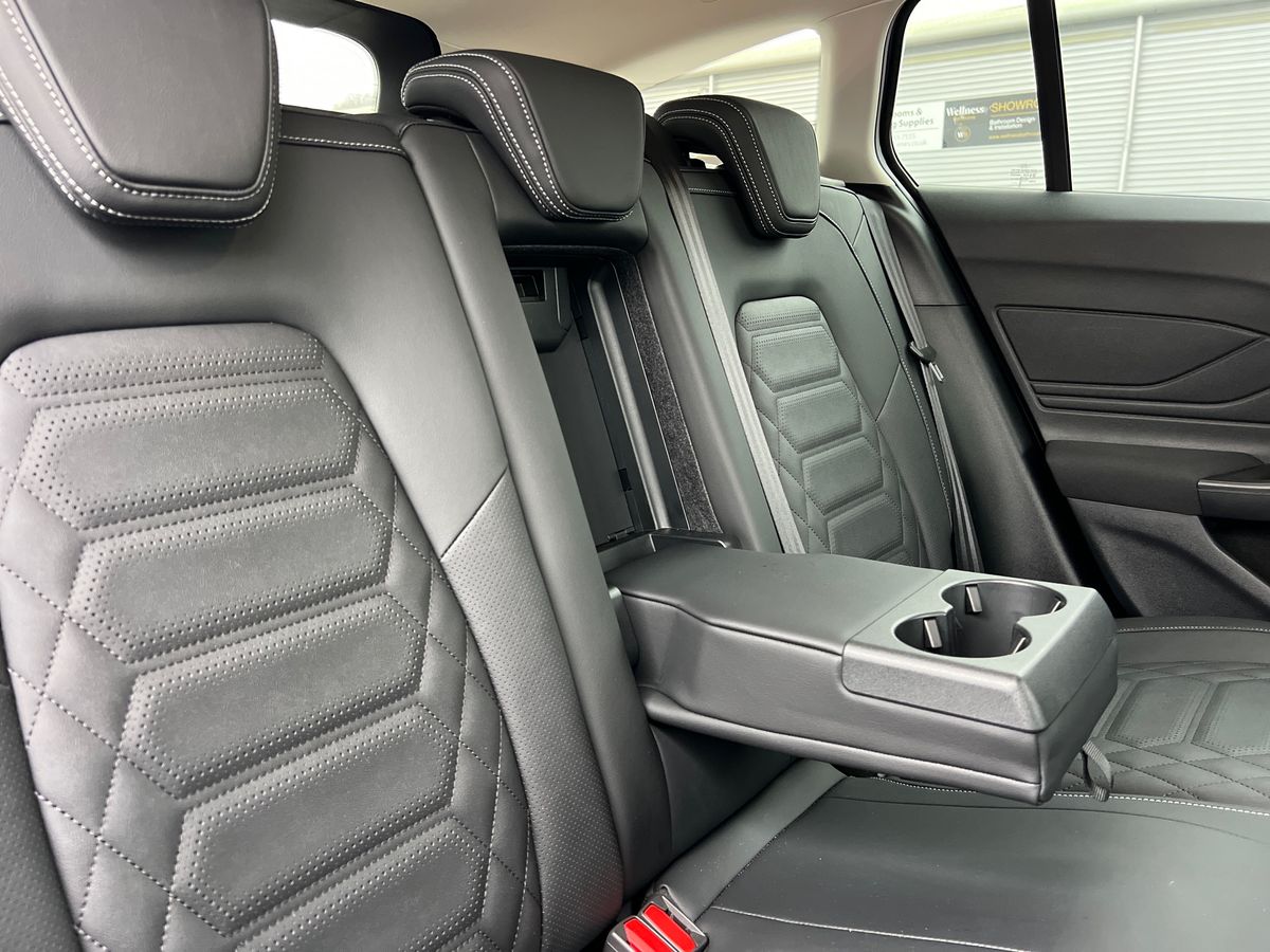 ECOBOOST HYBRID MHEV 155