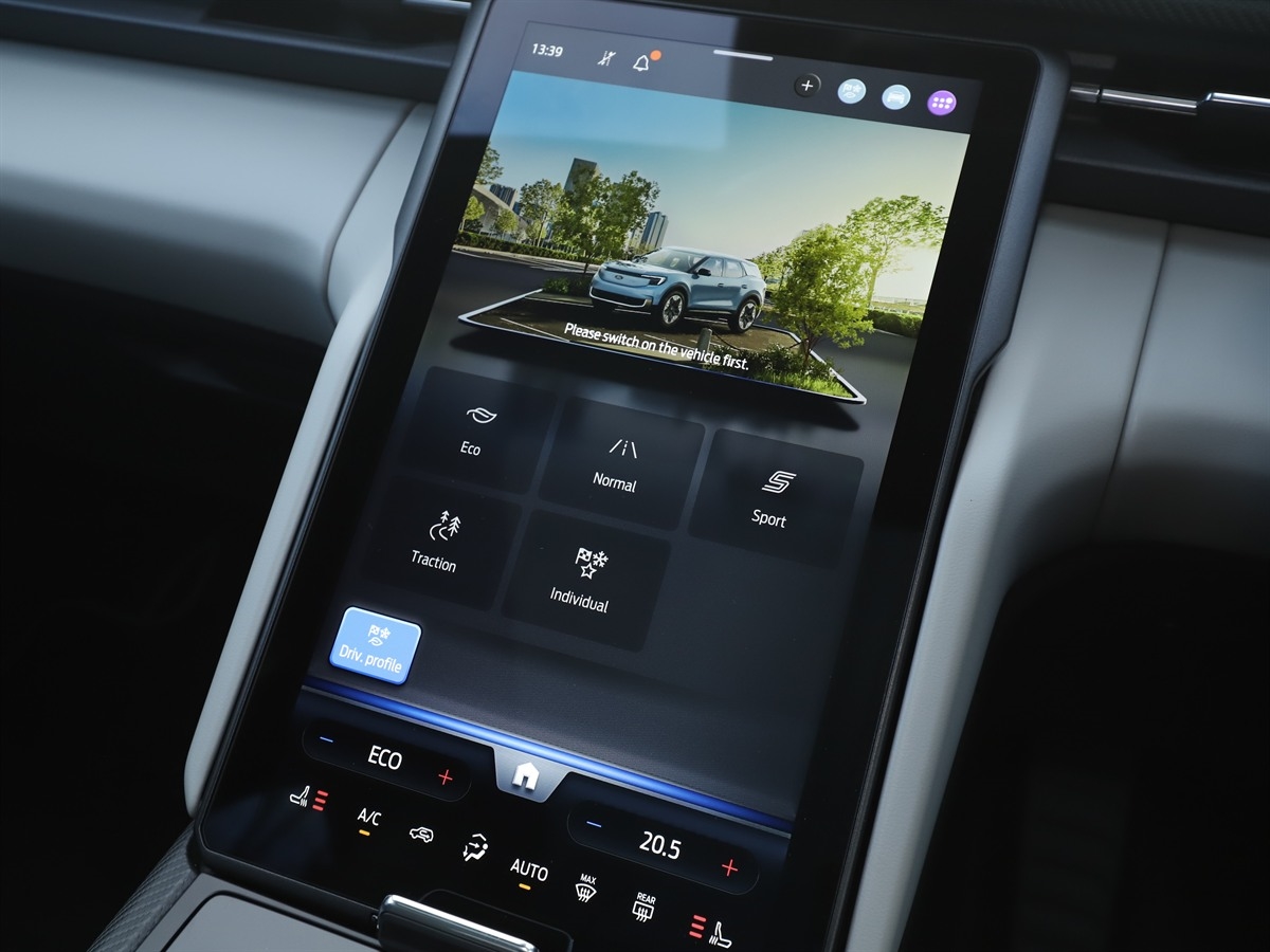 79KWH AWD DRIVER ASSIST