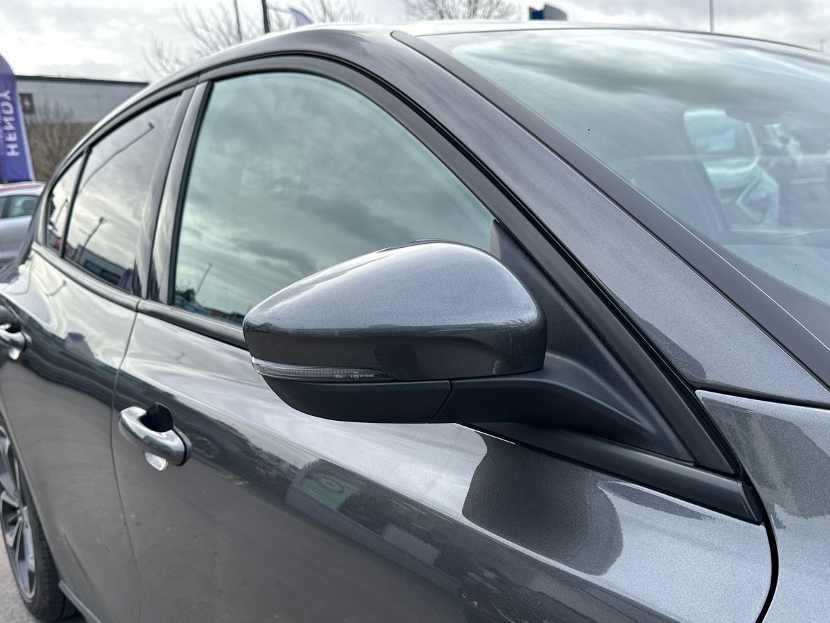 ECOBOOST HYBRID MHEV 155