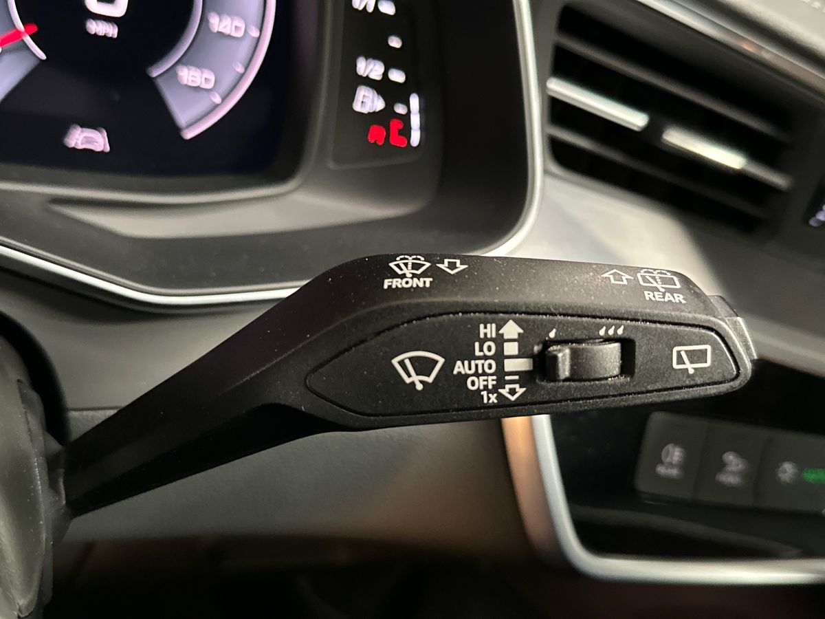 40 TFSI S TRONIC TECH PACK