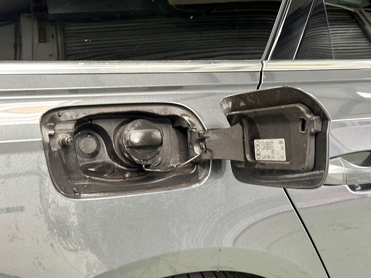 40 TFSI S TRONIC TECH PACK