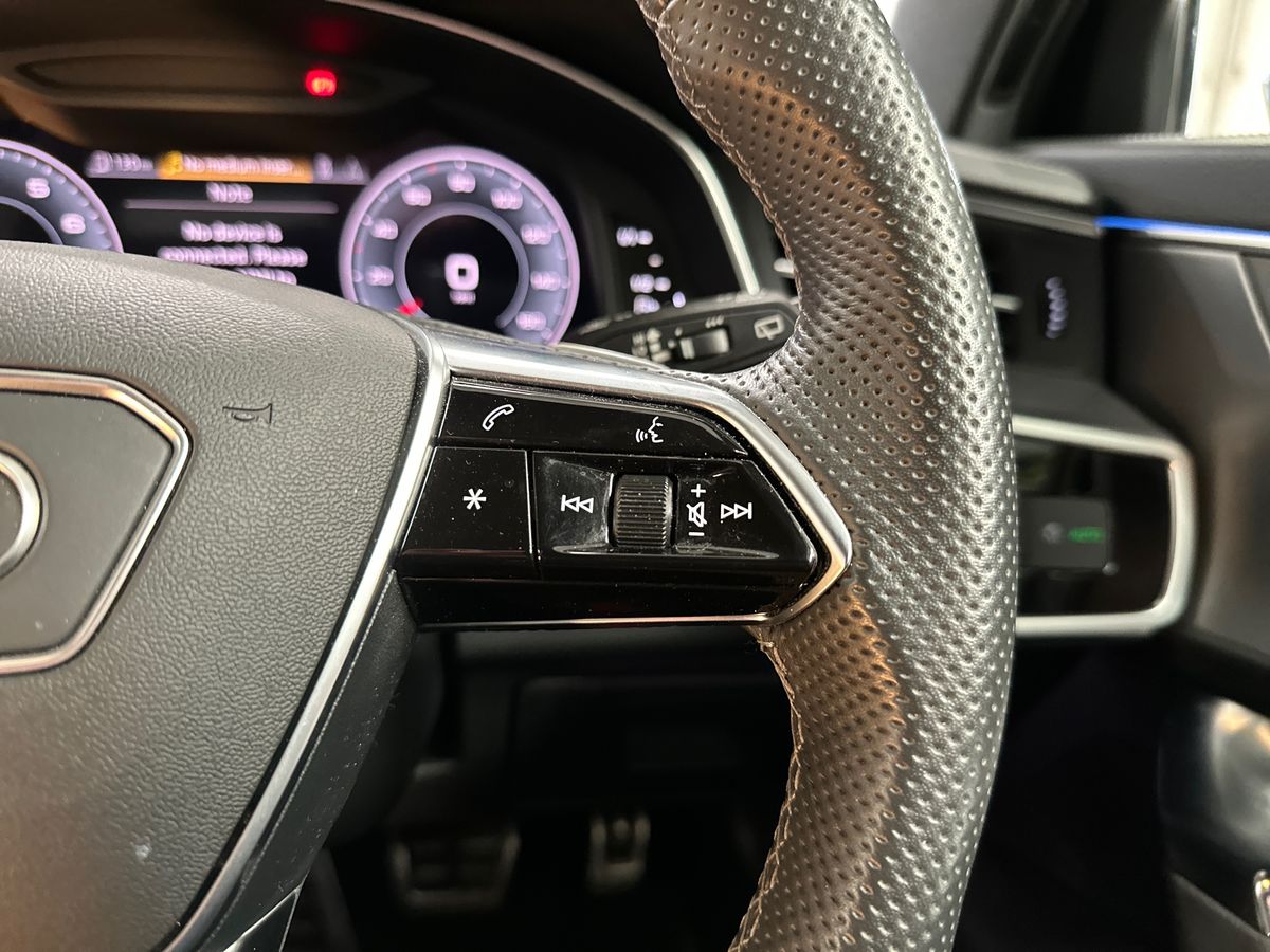 40 TFSI S TRONIC TECH PACK