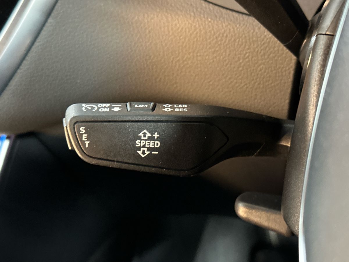 40 TFSI S TRONIC TECH PACK