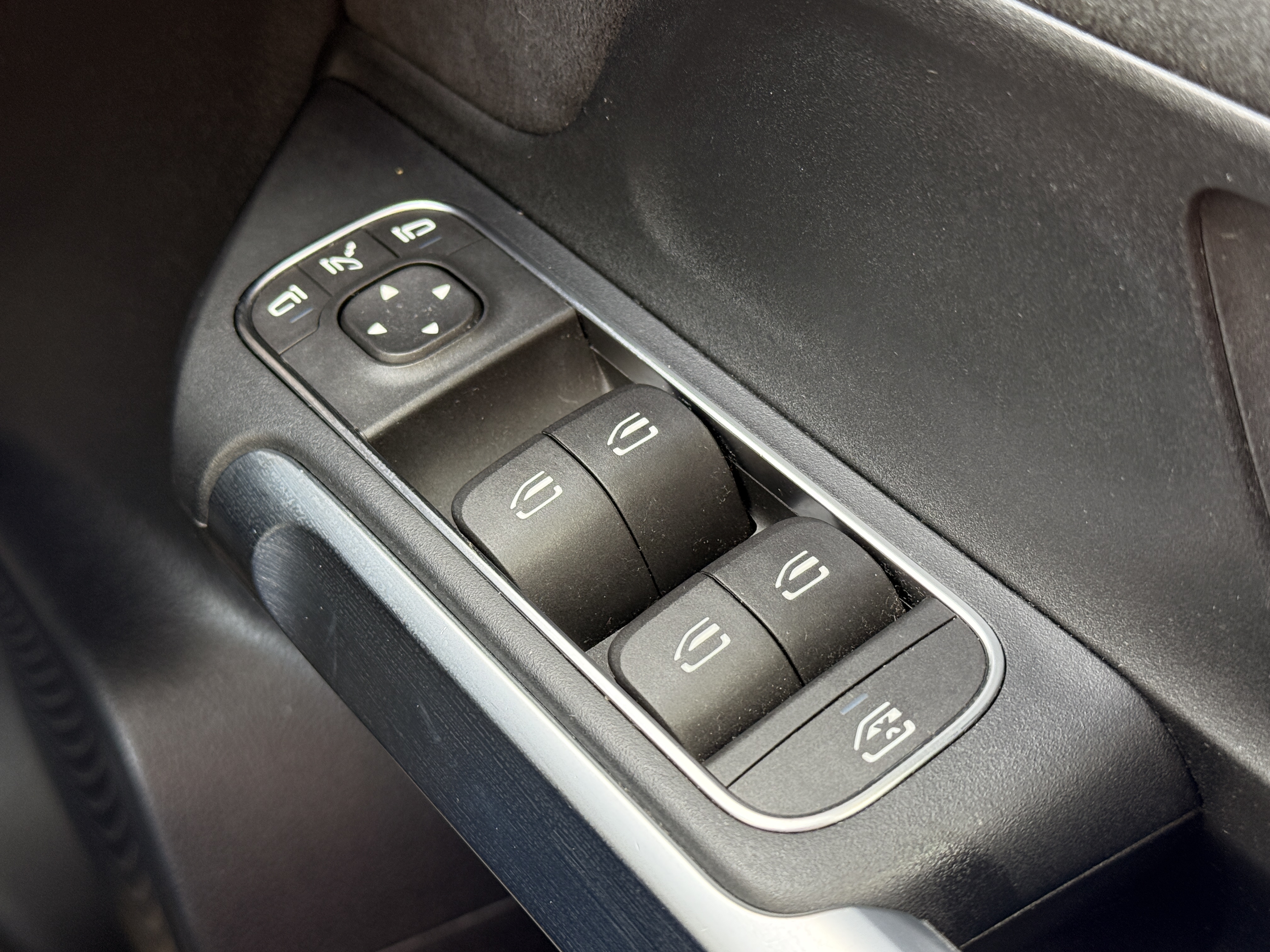 EQB 300 4MATIC 66.5KWH