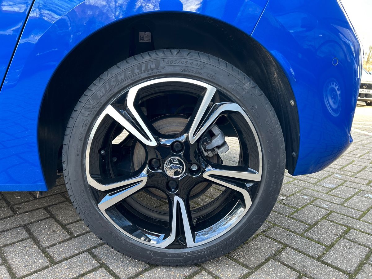 TURBO HYBRID 136 E-DCT6