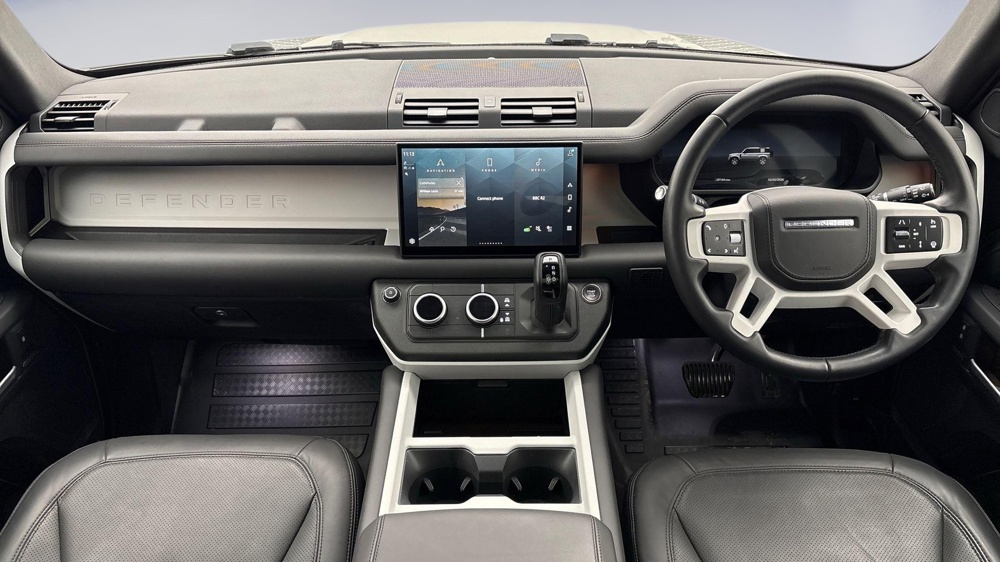 LAND ROVER DEFENDER 110