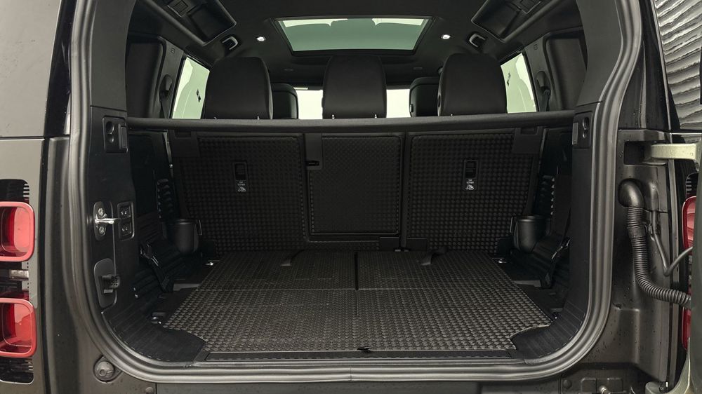 LAND ROVER DEFENDER 110