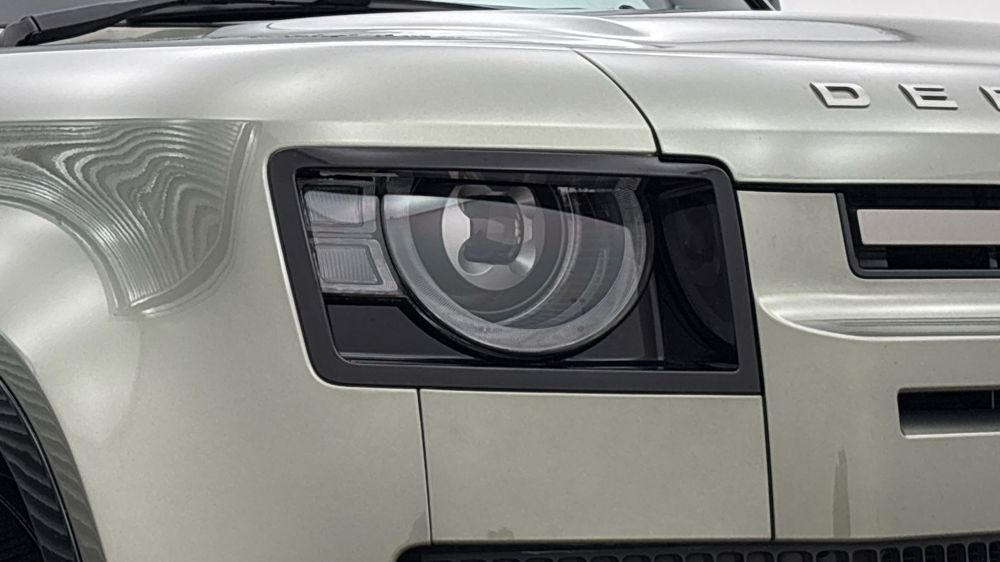 LAND ROVER DEFENDER 110
