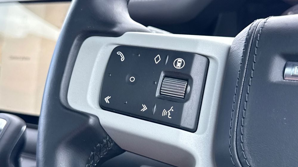 LAND ROVER DEFENDER 90