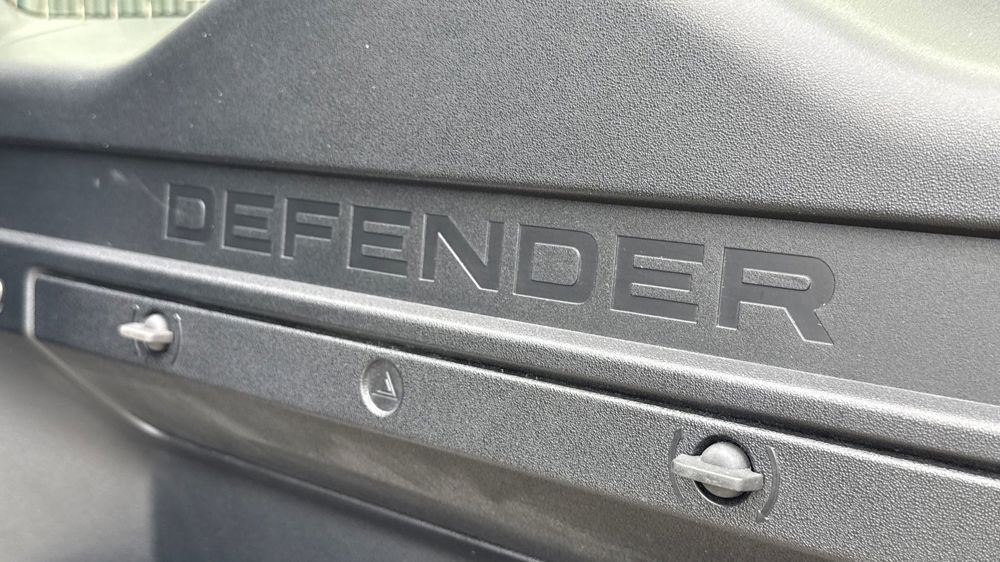 LAND ROVER DEFENDER 90