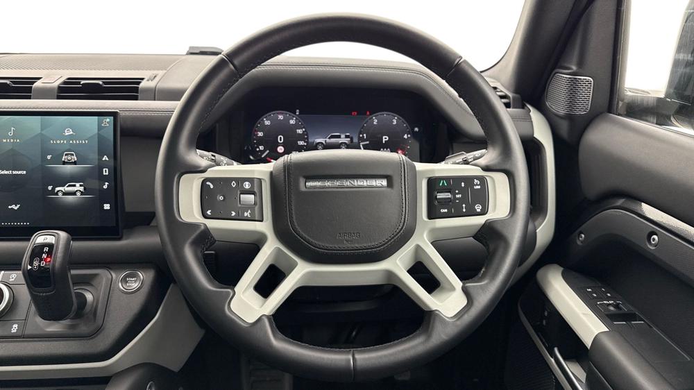 LAND ROVER DEFENDER 90