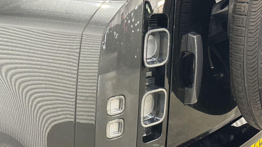 LAND ROVER DEFENDER 90