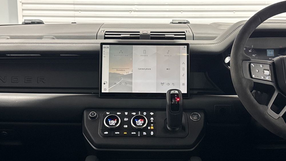 LAND ROVER DEFENDER 90