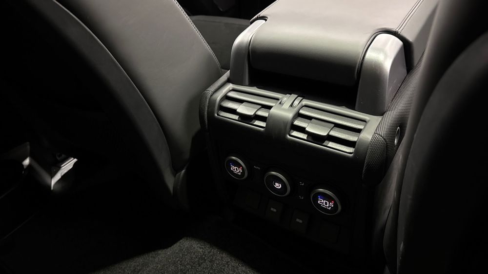 LAND ROVER DEFENDER 90