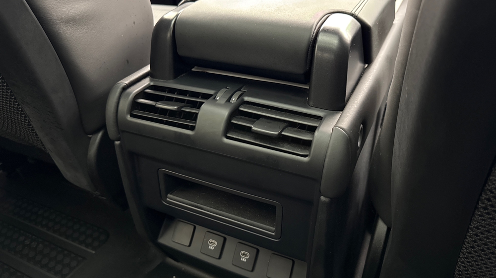 LAND ROVER DEFENDER 90