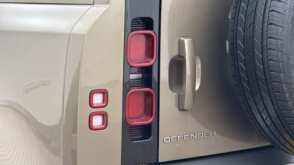 LAND ROVER DEFENDER 90