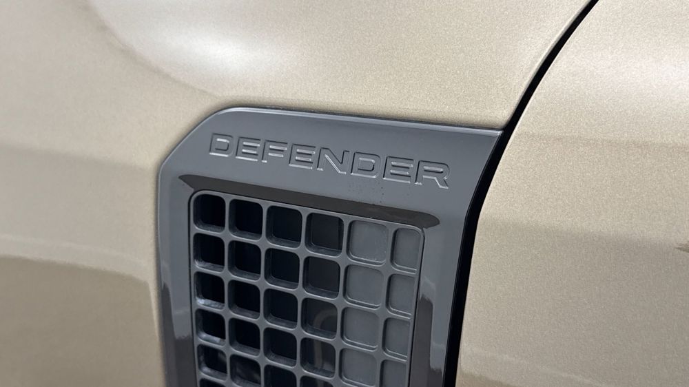 LAND ROVER DEFENDER 90