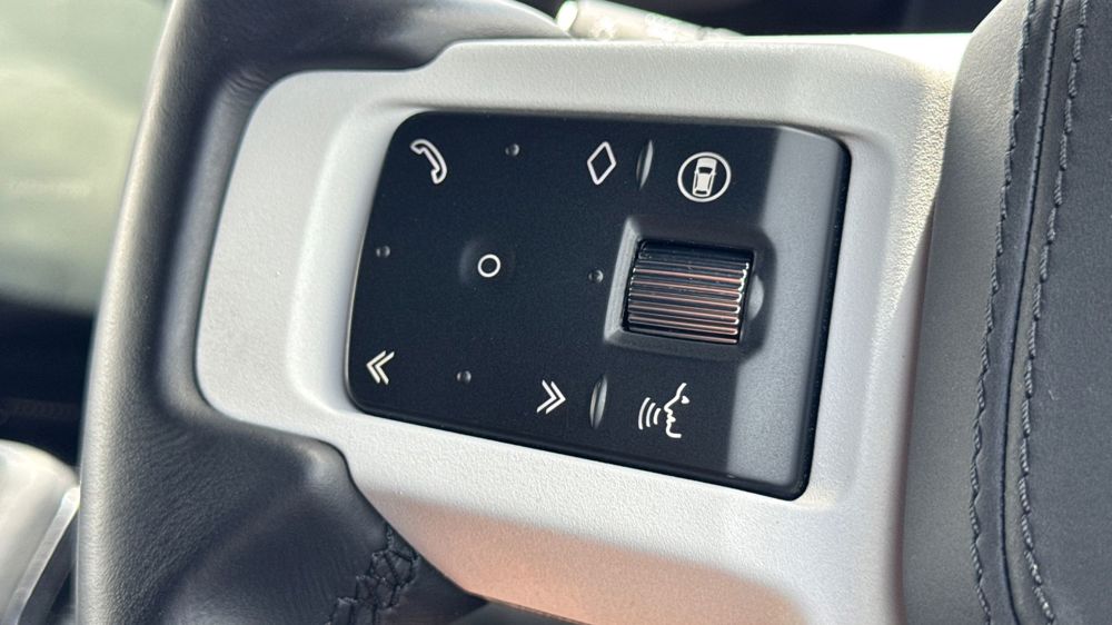 LAND ROVER DEFENDER 90