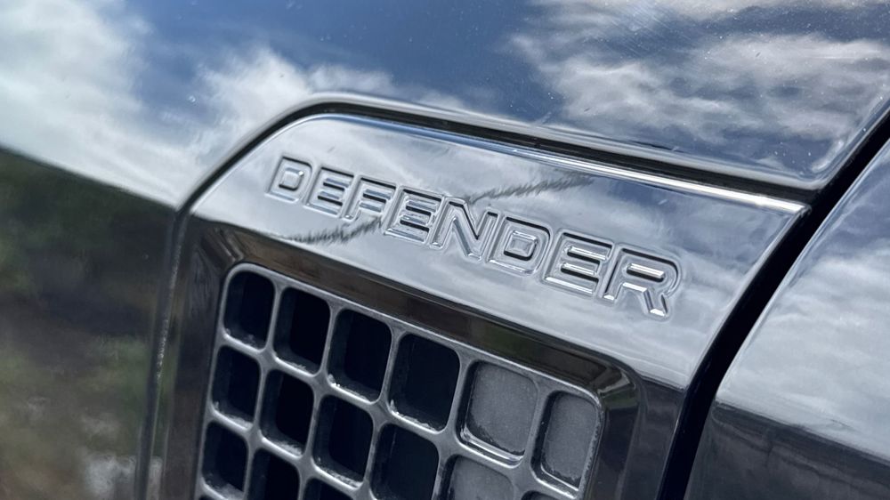 LAND ROVER DEFENDER 90