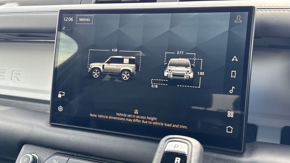 LAND ROVER DEFENDER 90