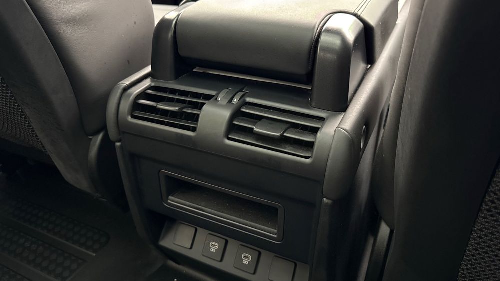 LAND ROVER DEFENDER 90