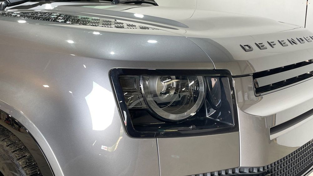 LAND ROVER DEFENDER 110