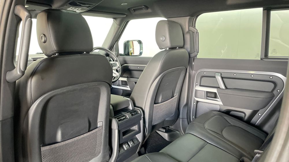 LAND ROVER DEFENDER 110