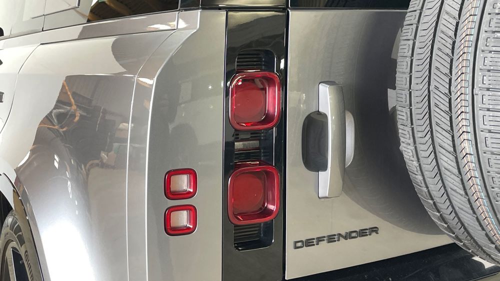 LAND ROVER DEFENDER 110