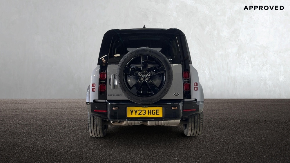 LAND ROVER DEFENDER 110