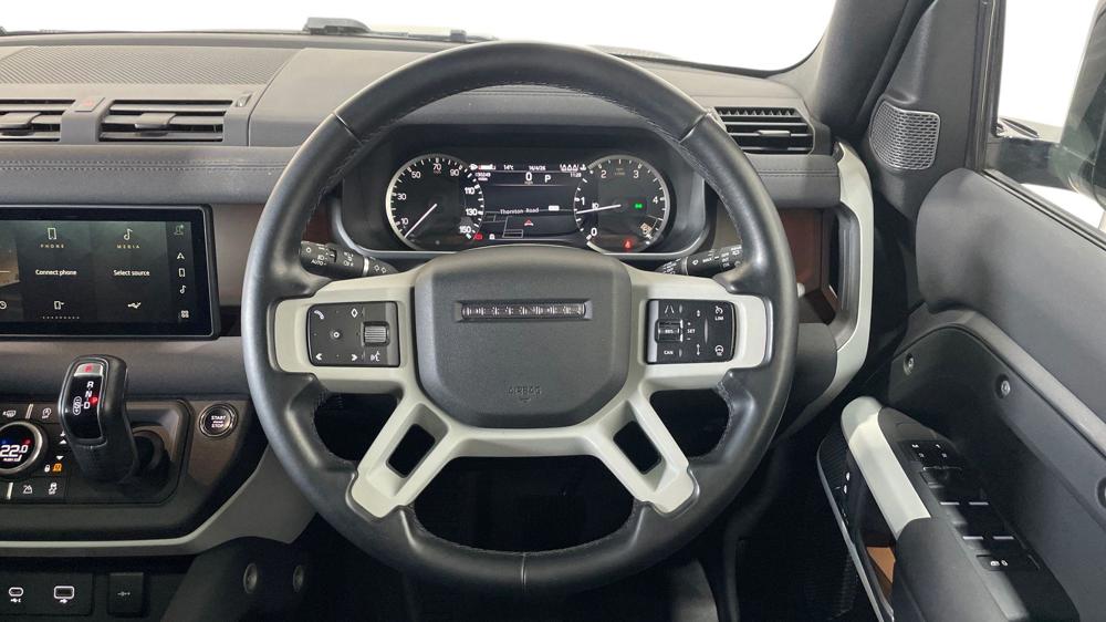 LAND ROVER DEFENDER 110