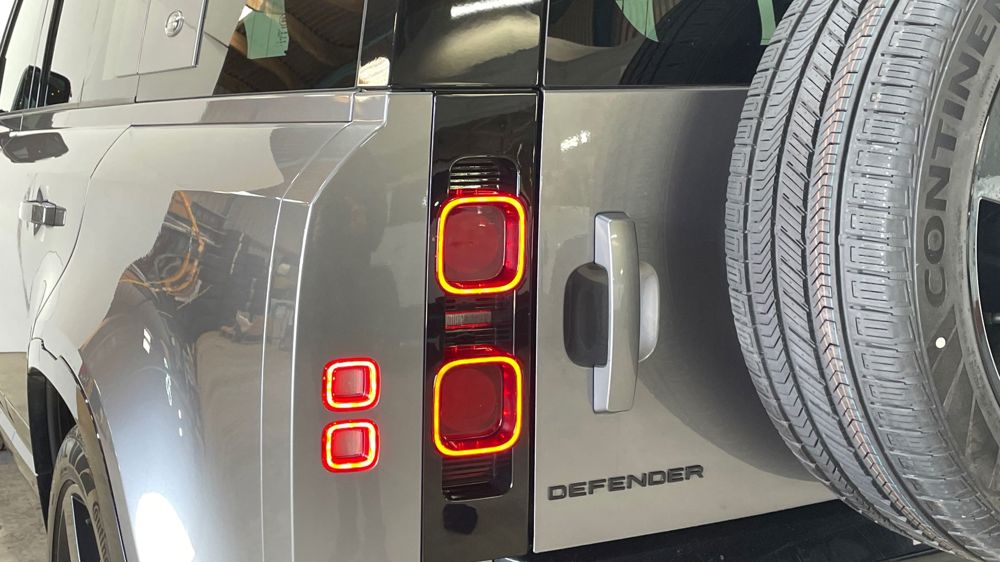 LAND ROVER DEFENDER 110