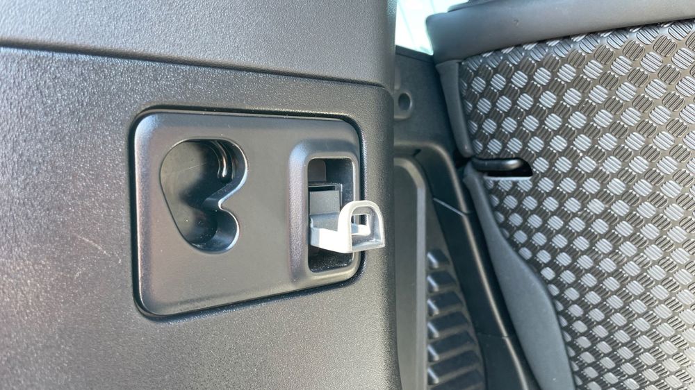 LAND ROVER DEFENDER 90