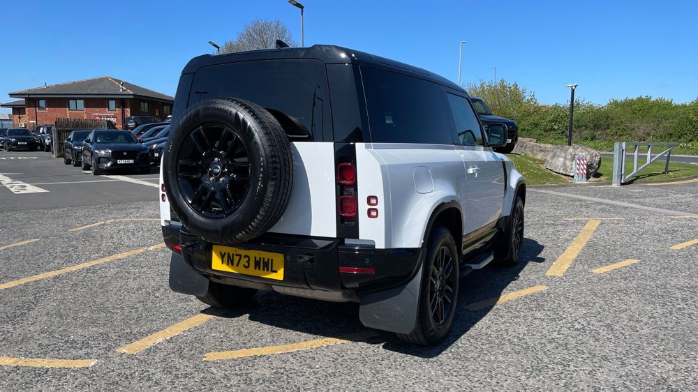 LAND ROVER DEFENDER 90